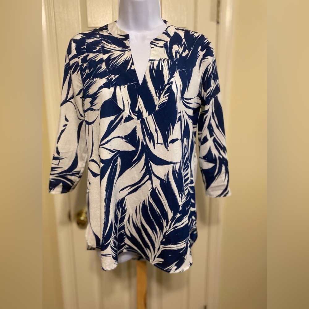 Ivanka Trump - Navy and White Leaf Print Tunic, Size: S